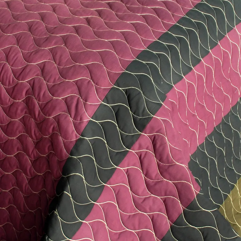 Angels Walk on Through - 3PC Vermicelli-Quilted Patchwork Quilt Set (Full/Queen Size) Photo 3