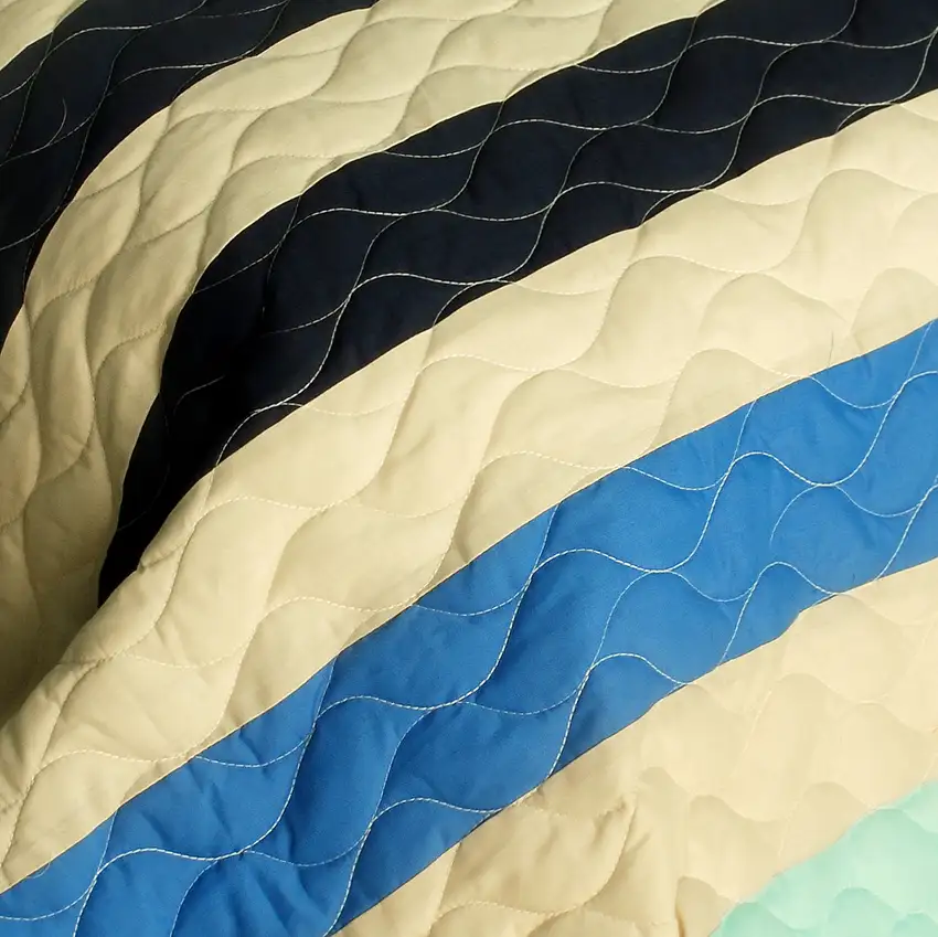 Armani Style -  3PC Vermicelli-Quilted Patchwork Quilt Set (Full/Queen Size) Photo 4