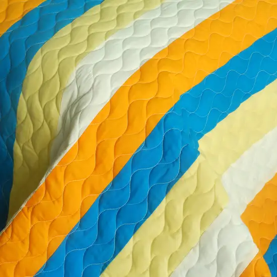 Beautiful As It Is -  3PC Vermicelli-Quilted Patchwork Quilt Set (Full/Queen Size) Photo 4