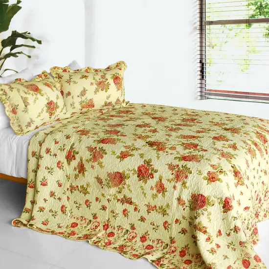 Beauty of Light -  3PC Cotton Contained Vermicelli-Quilted Patchwork Quilt Set (Full/Queen Size) Photo 1