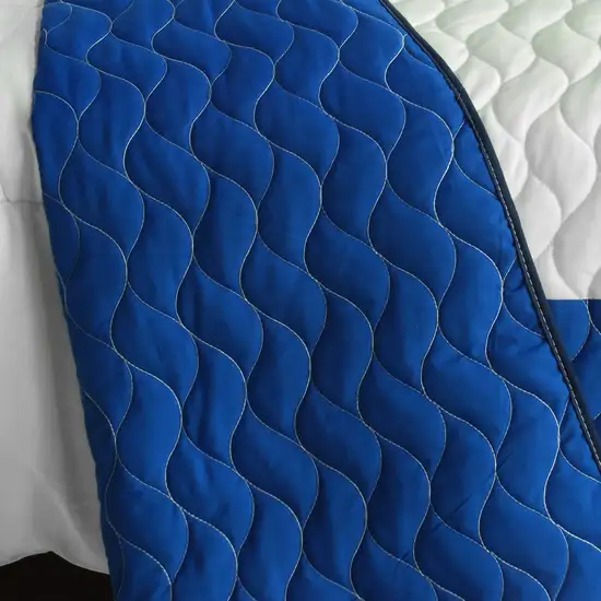 Beginning -  Vermicelli-Quilted Patchwork Geometric Quilt Set Full/Queen Photo 3