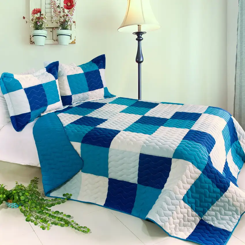Blue Crystal -  3PC Vermicelli-Quilted Patchwork Quilt Set (Full/Queen Size) Photo 1