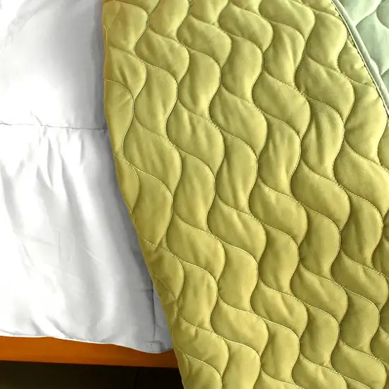By the Sea -  3PC Vermicelli-Quilted Patchwork Quilt Set (Full/Queen Size) Photo 3