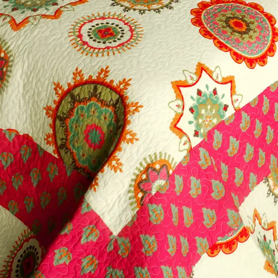Children of Heaven -  3PC Cotton Contained Vermicelli-Quilted Patchwork Quilt Set (Full/Queen Size) Photo 4