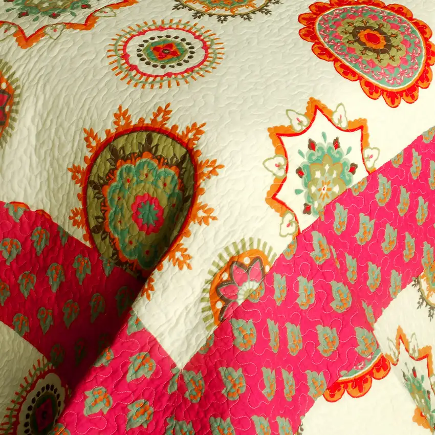 Children of Heaven -  3PC Cotton Contained Vermicelli-Quilted Patchwork Quilt Set (Full/Queen Size) Photo 4