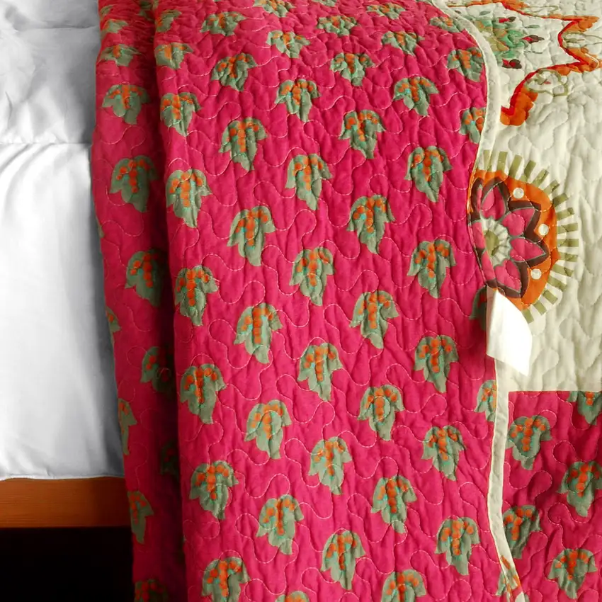 Children of Heaven -  3PC Cotton Contained Vermicelli-Quilted Patchwork Quilt Set (Full/Queen Size) Photo 3