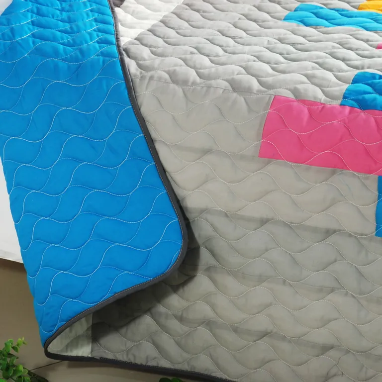 Creative Life - 3PC Vermicelli-Quilted Patchwork Quilt Set (Full/Queen Size) Photo 4