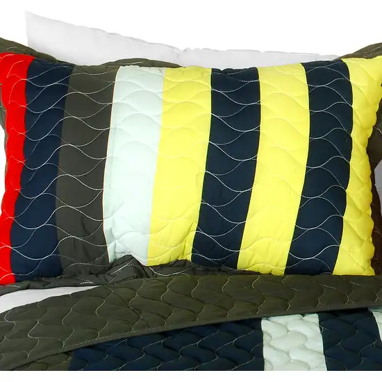 Cry Wolf -  3PC Vermicelli-Quilted Patchwork Quilt Set (Full/Queen Size) Photo 2