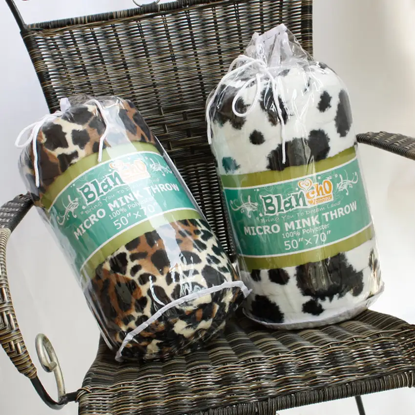 Dalmatian -  Micro Mink Fur Throw Blanket w/ 14.5 OZ filling (50 by 70 inches) Photo 3