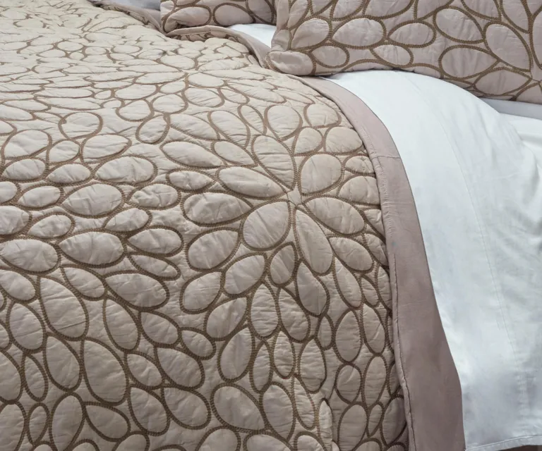 Dark Queen 100% Cotton 300 Thread Count Machine Washable Down Alternative Comforter Photo 2