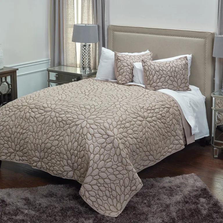 Dark Queen 100% Cotton 300 Thread Count Machine Washable Down Alternative Comforter Photo 4