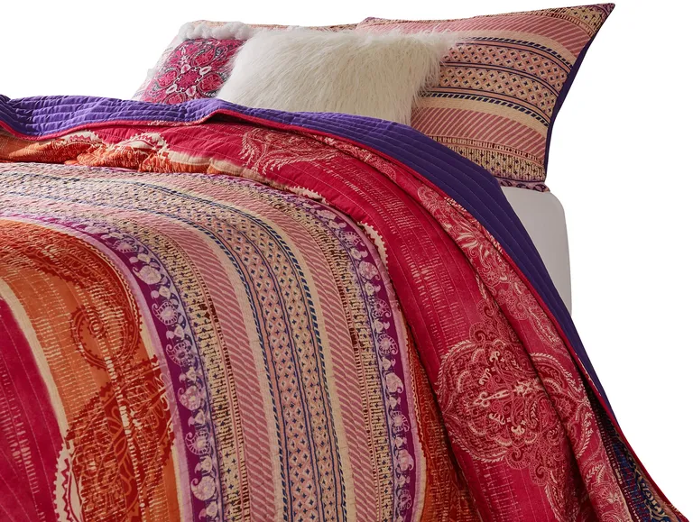 Dora 3 Piece Bohemian Full Quilt Set, Medallion, Paisley Photo 3