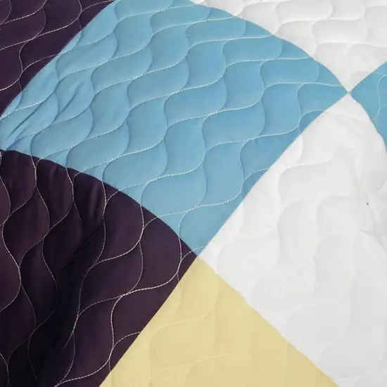 Elegant Wine -  3PC Vermicelli-Quilted Patchwork Quilt Set (Full/Queen Size) Photo 4