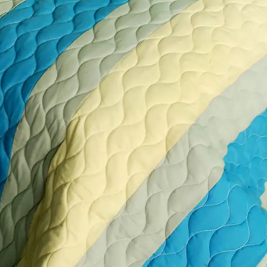 Endless Horizon -  3PC Vermicelli-Quilted Patchwork Quilt Set (Full/Queen Size) Photo 2