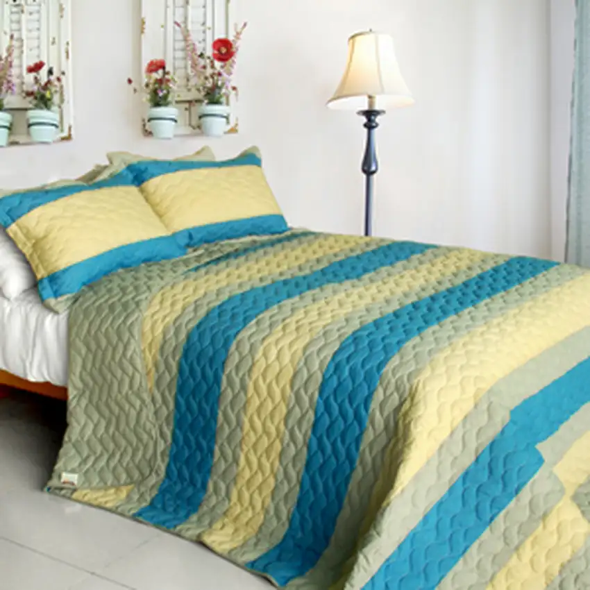 Endless Horizon -  3PC Vermicelli-Quilted Patchwork Quilt Set (Full/Queen Size) Photo