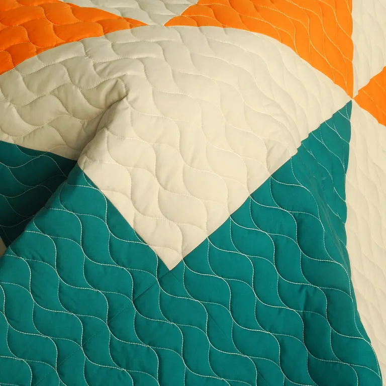 Eyes on Me - 3PC Vermicelli-Quilted Patchwork Quilt Set (Full/Queen Size) Photo 4
