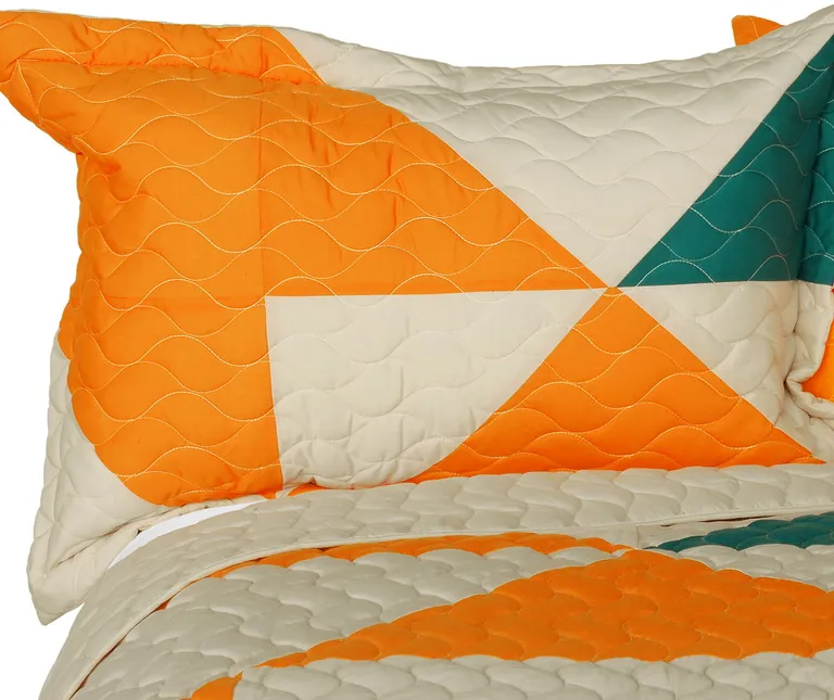 Eyes on Me - 3PC Vermicelli-Quilted Patchwork Quilt Set (Full/Queen Size) Photo 2
