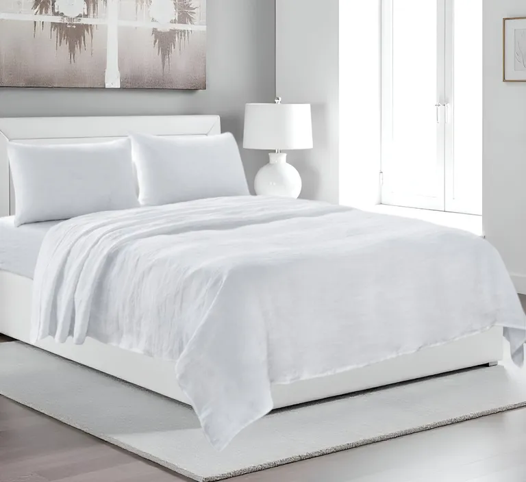 Four Piece Linen Sheet Set Photo 2