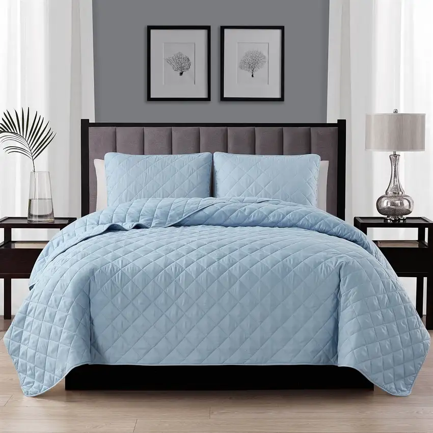 Full/Queen 3-Piece Light Blue Polyester Microfiber Reversible Diamond Quilt Set Photo 1