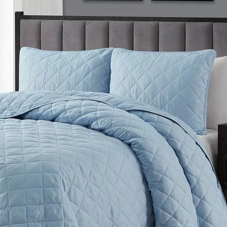 Full/Queen 3-Piece Light Blue Polyester Microfiber Reversible Diamond Quilt Set Photo 3