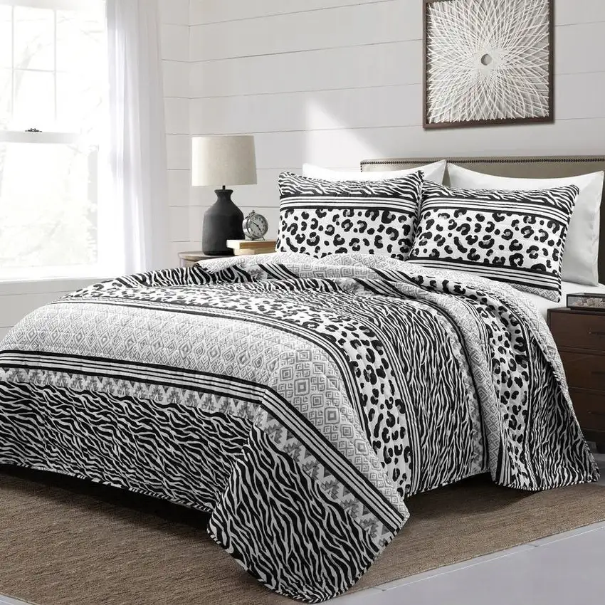 Full/Queen size Animal Print Black White Lightweight Reversible Quilt Set Photo 1