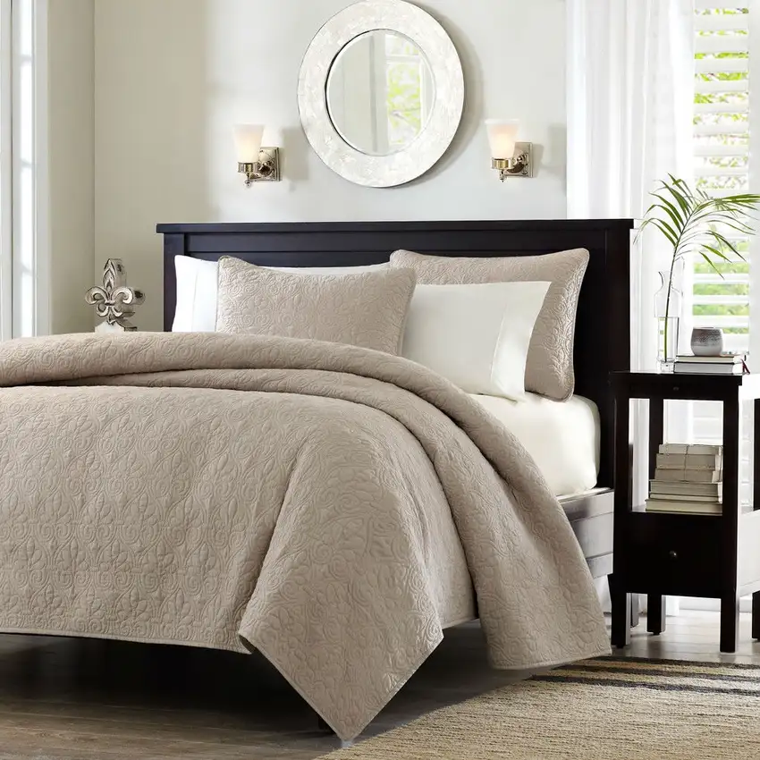 Full / Queen size Khaki Light Brown Tan Coverlet Quilt Set with 2 Shams Photo 2
