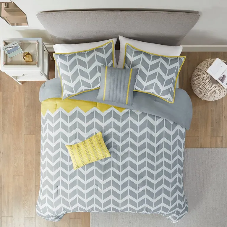 Full / Queen size Reversible Comforter Set in Grey White Yellow Chevron Stripe Photo 4