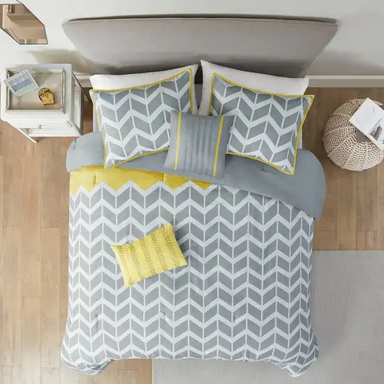Full / Queen size Reversible Comforter Set in Grey White Yellow Chevron Stripe Photo 4