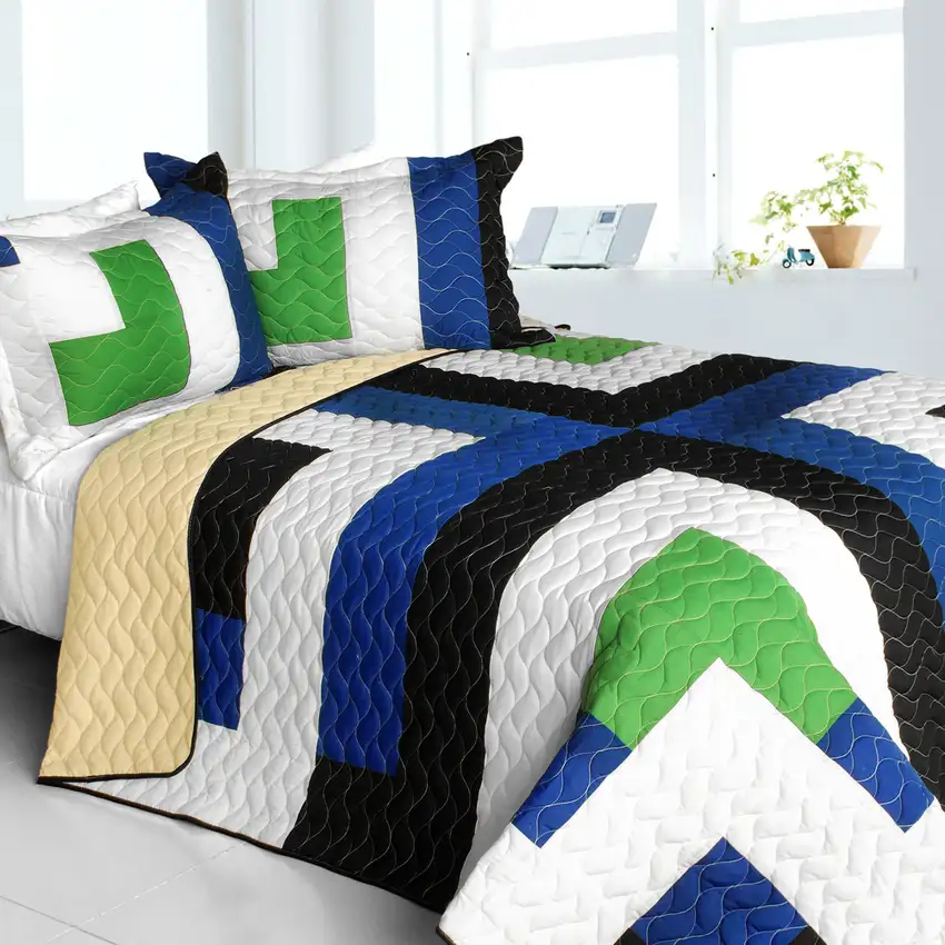 Glass Island -  3PC Vermicelli-Quilted Patchwork Quilt Set (Full/Queen Size) Photo 1