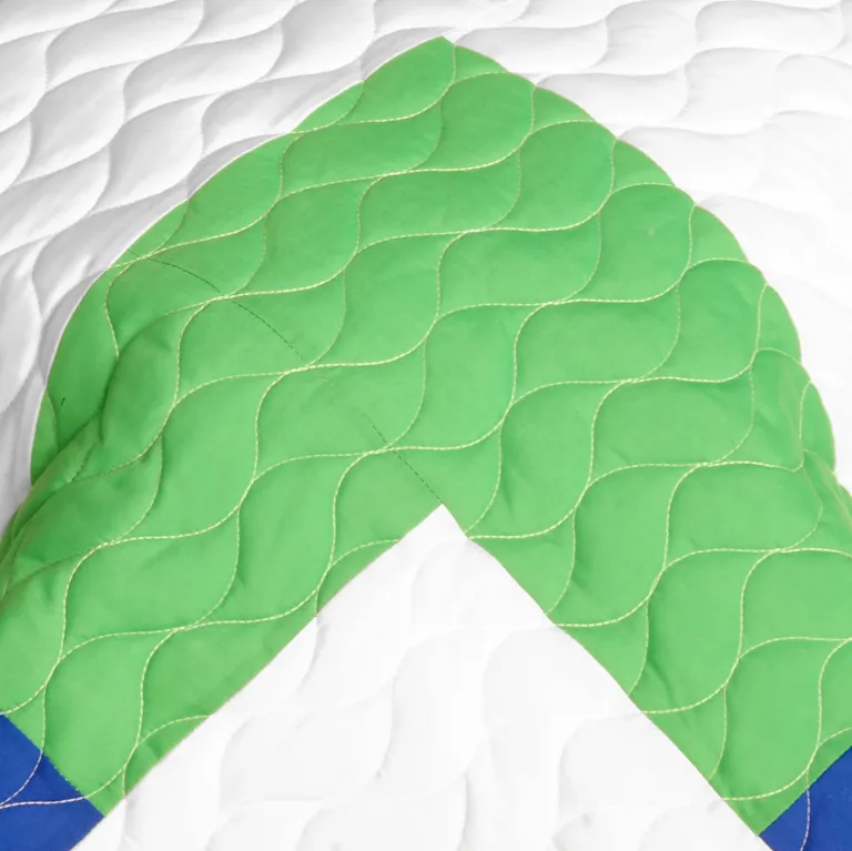 Glass Island - 3PC Vermicelli-Quilted Patchwork Quilt Set (Full/Queen Size) Photo 4