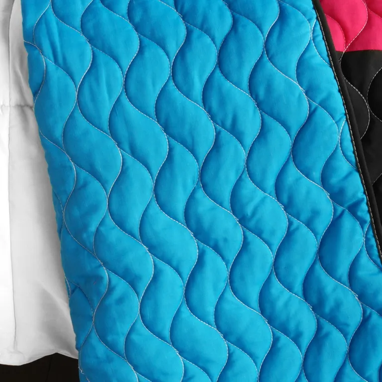 Gonna Lie - Vermicelli-Quilted Patchwork Geometric Quilt Set Full/Queen Photo 3