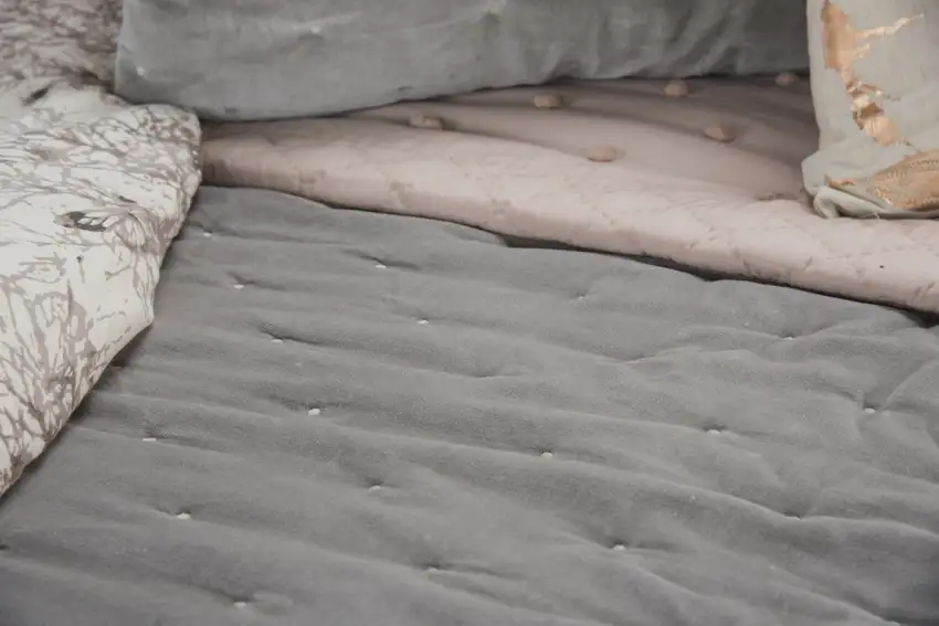 Gray King 100% Cotton 300 Thread Count Dry Clean Only Down Alternative Comforter Photo 3