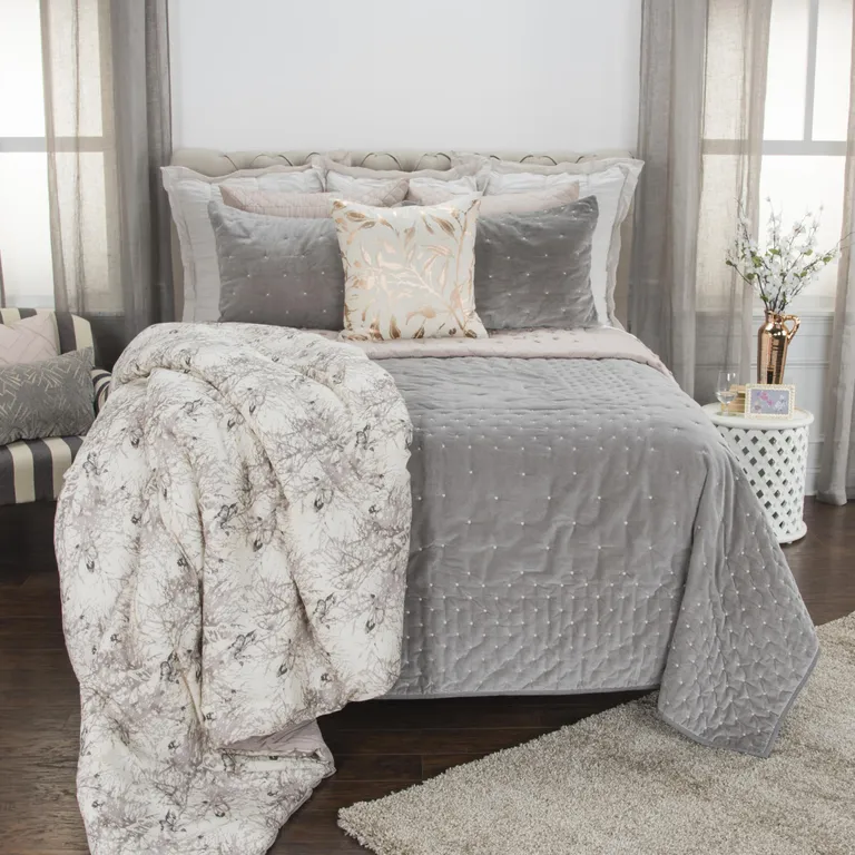 Queen 100% Cotton 300 Thread Count Dry Clean Only Down Alternative Comforter Photo 5