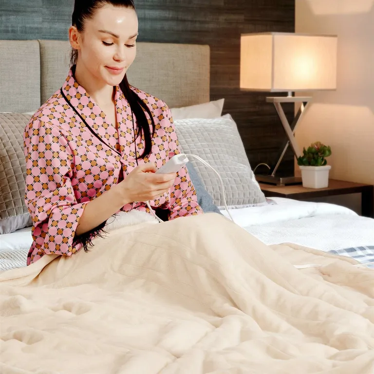 Heated Electric Sherpa Throw Blanket Photo 3