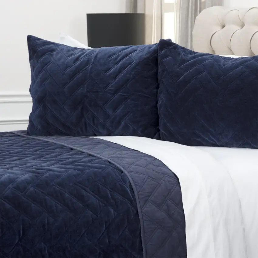 Indigo Queen 100% Cotton 300 Thread Count Dry Clean Only Down Alternative Comforter Photo 2