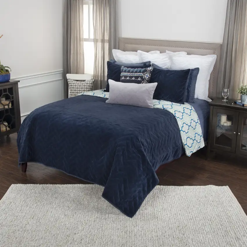 Indigo Queen 100% Cotton 300 Thread Count Dry Clean Only Down Alternative Comforter Photo 8