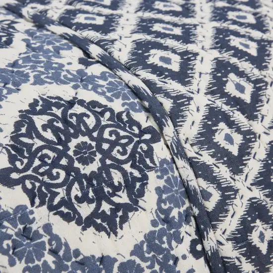 Blue And Ivory Damask Queen Quilt Photo 4
