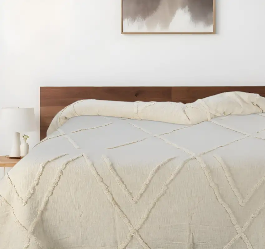 Ivory Geometric Queen Cotton Coverlet With Fringe Photo 1