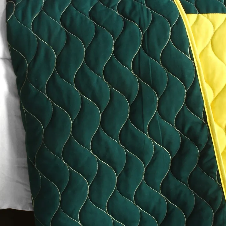 Ixora Chinensis - Vermicelli-Quilted Patchwork Plaid Quilt Set Full/Queen Photo 3
