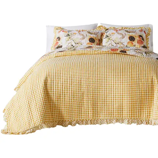 Kelsa 3 Piece Queen Quilt Set with 2 Pillow Shams and Cotton Fill Photo 2