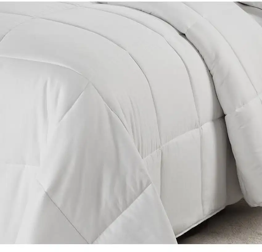 King/Cal King Traditional Microfiber Reversible 3 Piece Comforter Set in White Photo 3
