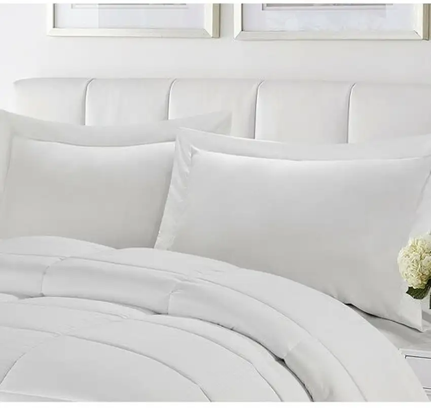 King/Cal King Traditional Microfiber Reversible 3 Piece Comforter Set in White Photo 2
