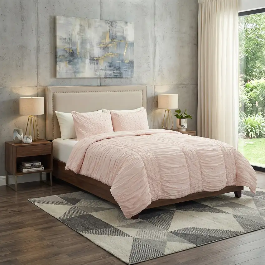 Pink Geometric King Quilt Photo 1