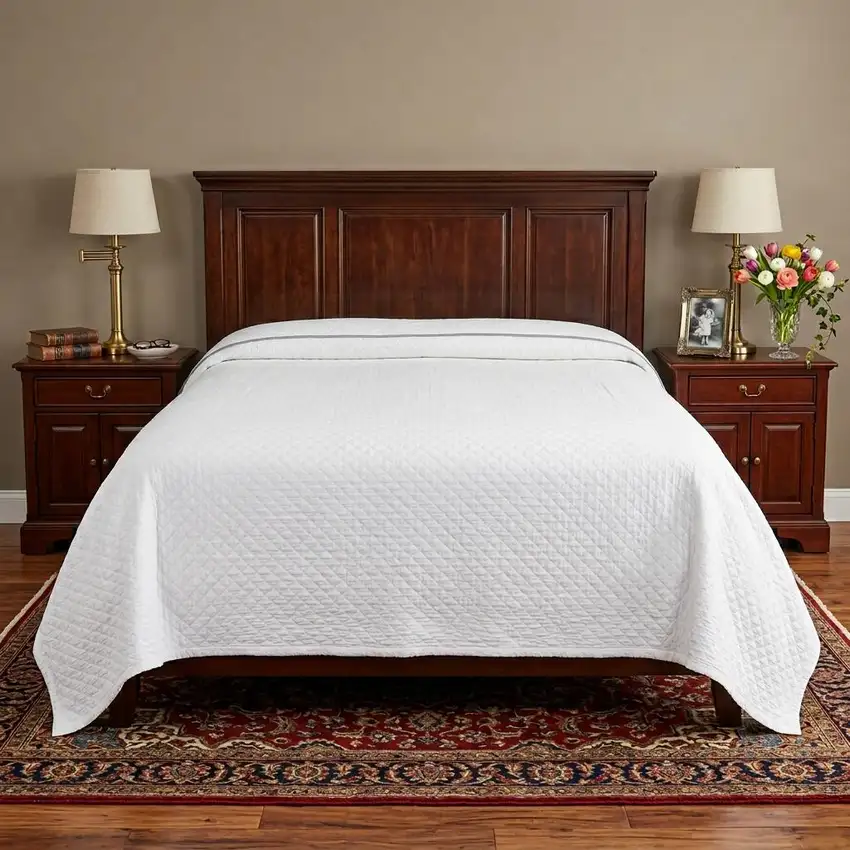 White Checkered King Quilt Photo 1