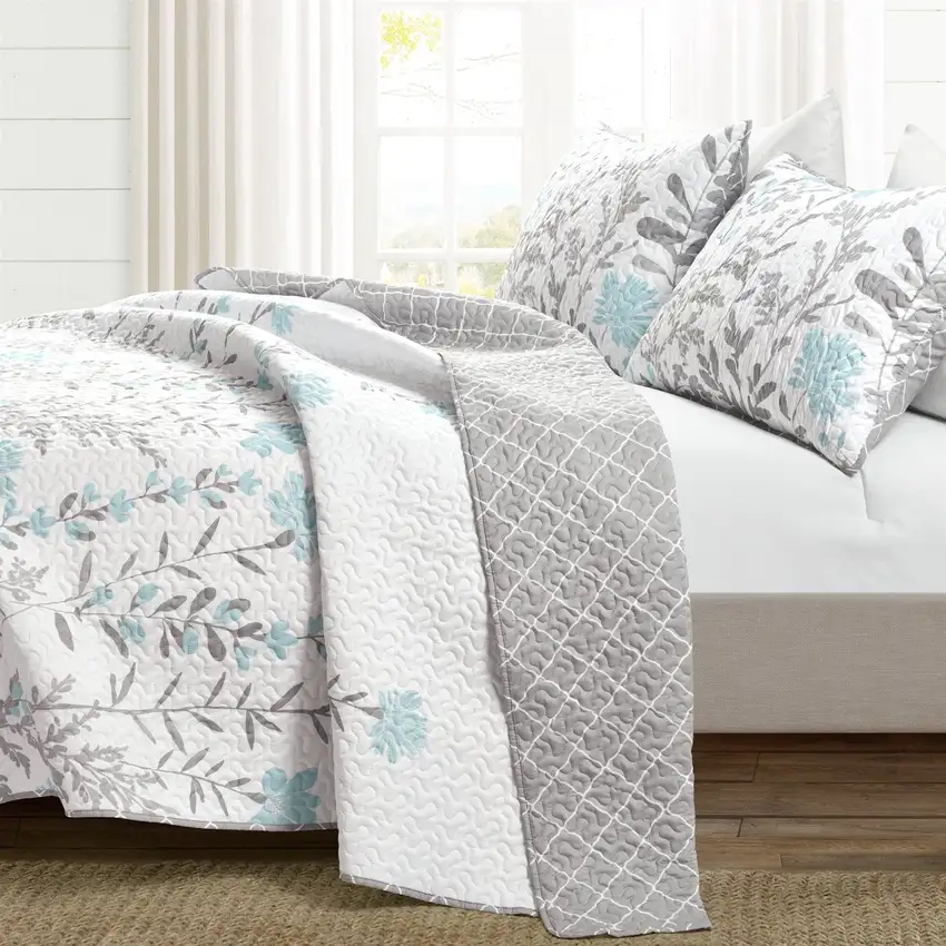King Size Blue Grey Floral Light/Thin Quilt Set Photo 2