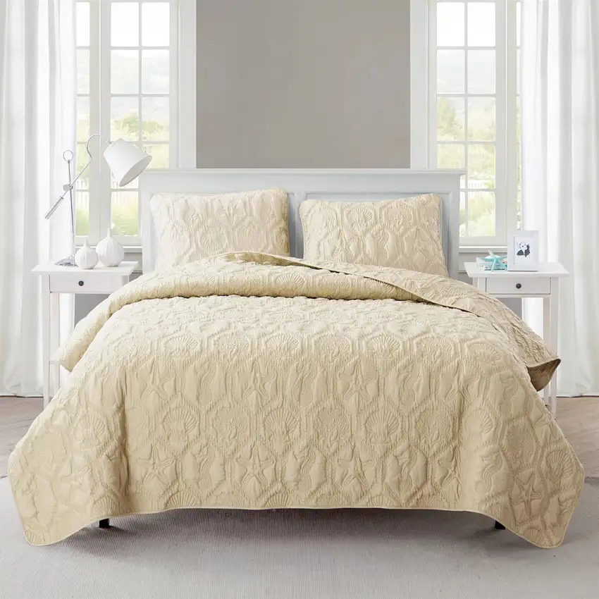 King size Coastal Beach Starfish Seashells Sea Horse Sand Tan 3-Piece Quilt Set Photo 1