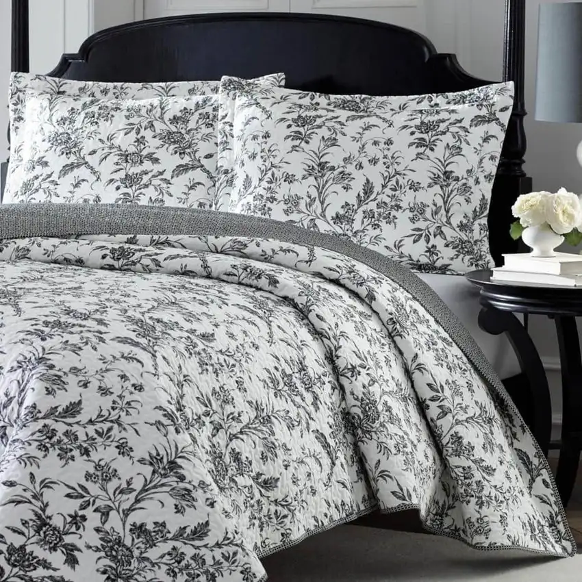 King size Cotton Blend 3-Piece Reversible Quilt Set in Grey White Floral Design Photo 1