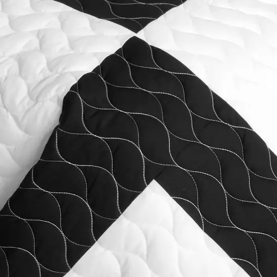 Life Force -  Brand New Vermicelli-Quilted Patchwork Quilt Set Full/Queen Photo 5