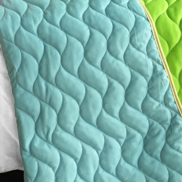 Lollipops - A - Vermicelli-Quilted Patchwork Geometric Quilt Set Full/Queen Photo 3
