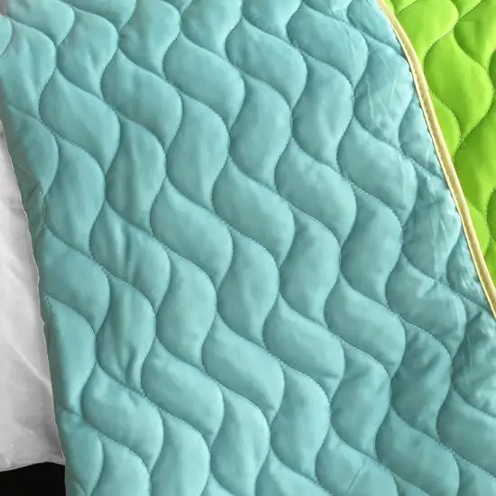 Lollipops - A -  Vermicelli-Quilted Patchwork Geometric Quilt Set Full/Queen Photo 3